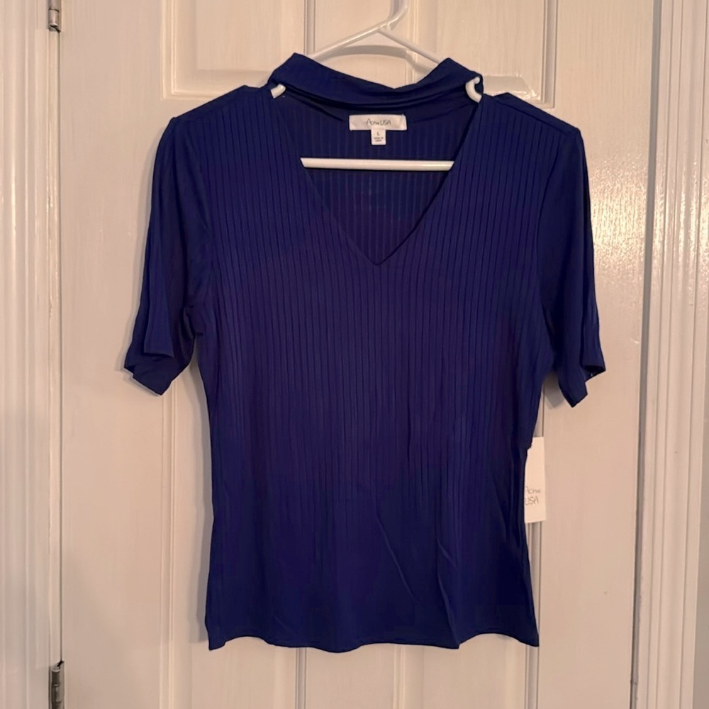 Active USA blue ribbed spandex collar with cut out shirt NWT L